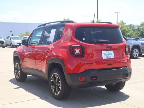Used 2023 Jeep Renegade Trailhawk w/ Trailhawk Elite Group AWD/4WD image 6
