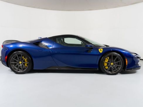 Used 2022 Ferrari SF90 Spider image 20