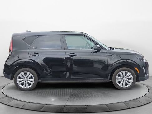 Used 2023 Kia Soul LX FWD image 6