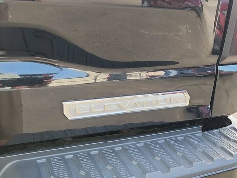 Used 2022 GMC Sierra 1500 Elevation AWD/4WD image 9