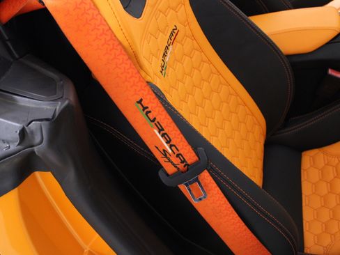 Used 2016 Lamborghini Huracan LP 610-4 image 17