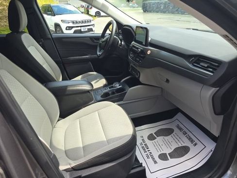 Used 2025 Ford Escape Active AWD/4WD image 14