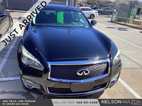 Used 2016 INFINITI Q70 3.7 image 2