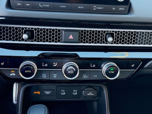 Certified 2025 Honda Civic Sport image 14