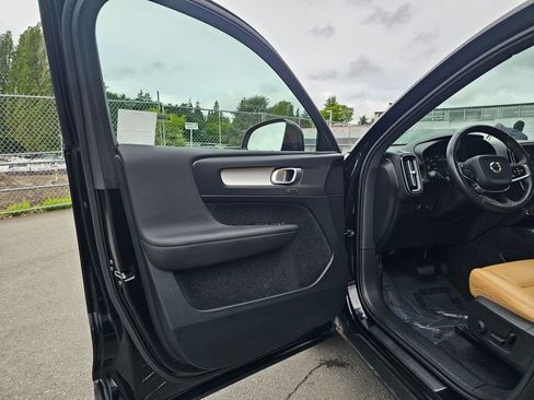 Used 2020 Volvo XC40 T5 Momentum AWD/4WD image 18