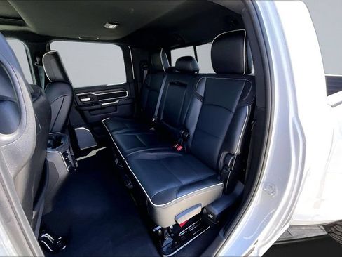 New 2026 RAM 3500 Laramie AWD/4WD image 19