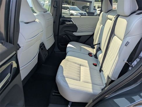 New 2025 Mitsubishi Outlander SEL image 26