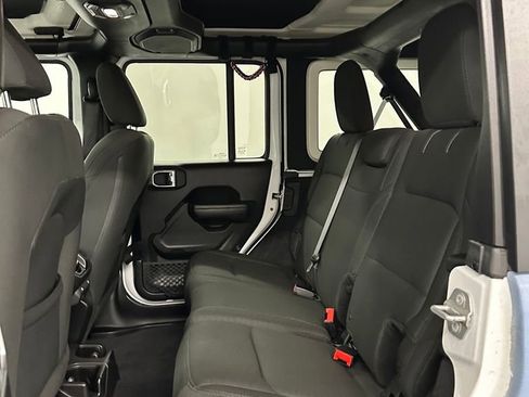 Used 2018 Jeep Wrangler Unlimited Sport S image 23