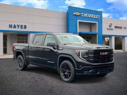 Used 2025 GMC Sierra 1500 Pro w/ Graphite Edition