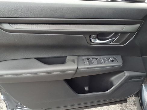 Used 2025 Honda CR-V LX image 12