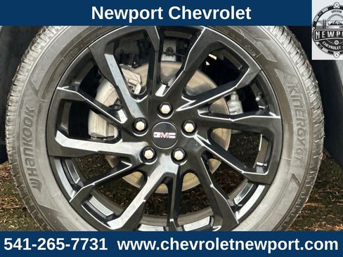 Used 2023 GMC Terrain SLT w/ Tech Package image 26