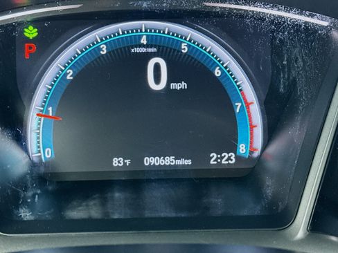 Used 2018 Honda Civic EX image 8