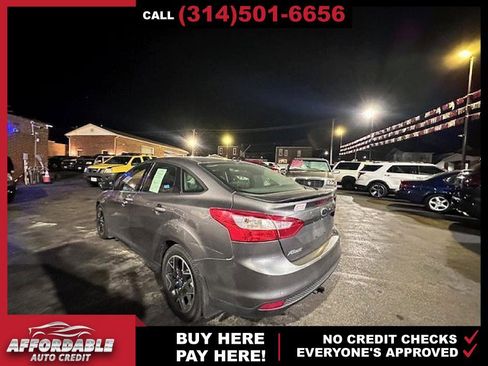 Used 2012 Ford Focus SE image 3