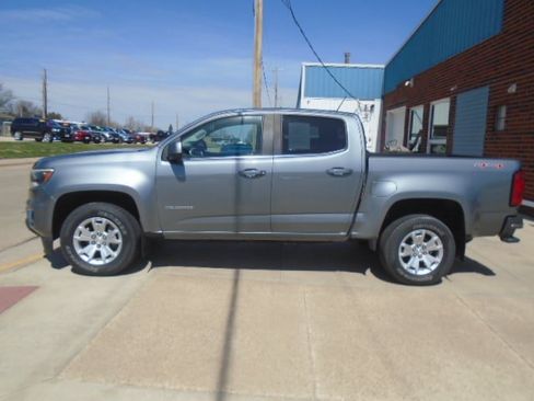 Used 2020 Chevrolet Colorado LT w/ LT Convenience Package AWD/4WD image 2