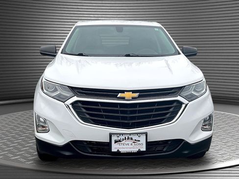Used 2019 Chevrolet Equinox LS w/ LS Convenience Package image 2