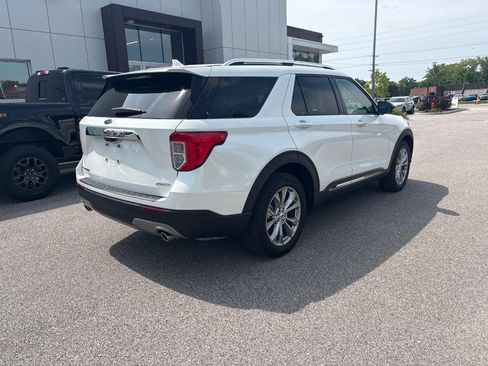 Used 2024 Ford Explorer Limited w/ Equipment Group 301A AWD/4WD image 3