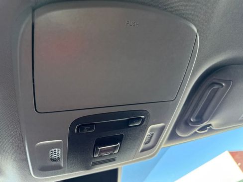 Used 2019 Toyota Camry SE w/ Carpet Mat Package FWD image 26