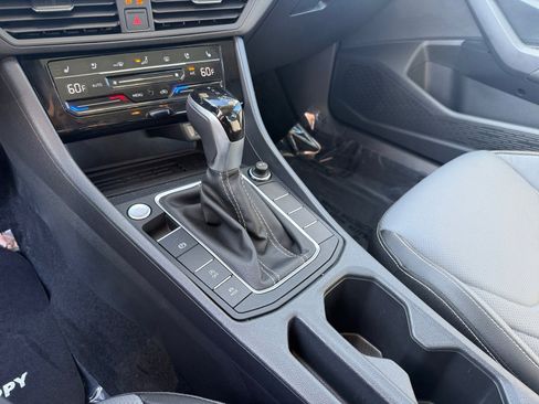 Certified 2025 Volkswagen Jetta SEL image 13