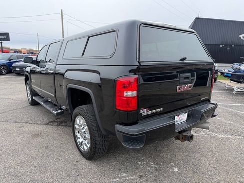 Used 2018 GMC Sierra 2500 Denali AWD/4WD image 3