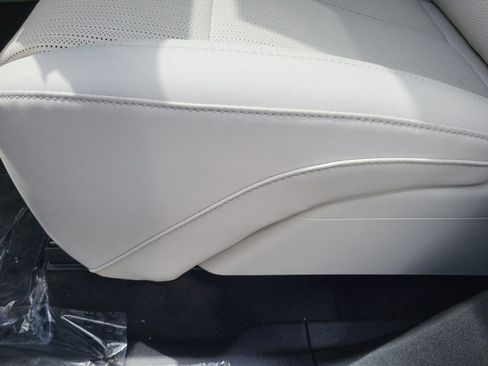 New 2026 Cadillac Vistiq Sport image 11