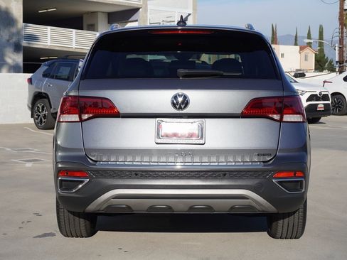 Used 2023 Volkswagen Taos SEL image 6