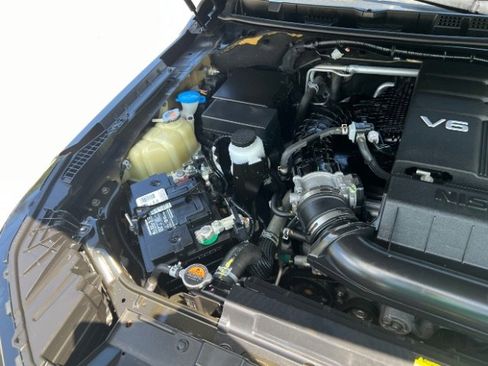 Used 2022 Nissan Frontier SV w/ Technology Package image 17