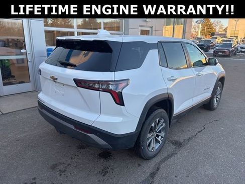 Used 2025 Chevrolet Equinox LT w/ Safety and Technology Package image 7