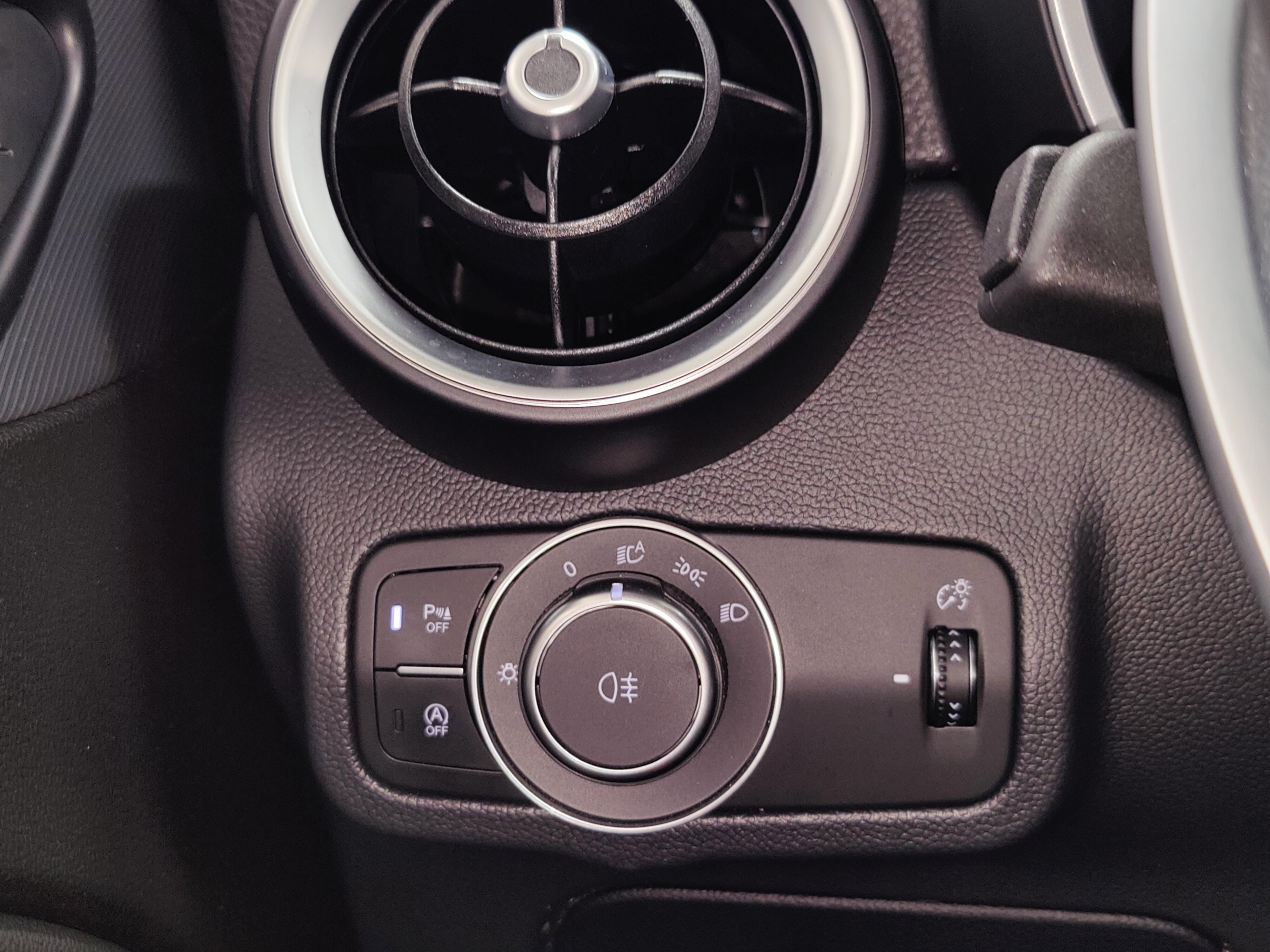 Certified 2024 Alfa Romeo Stelvio Veloce AWD/4WD image 30