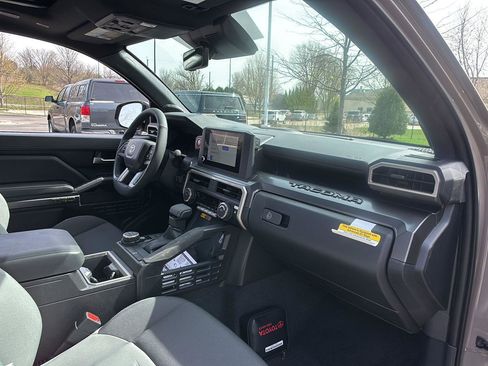 New 2026 Toyota Tacoma TRD Off-Road w/ TRD Off Road Upgrade Package AWD/4WD image 20