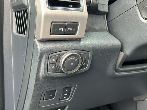 Used 2022 Ford F350 Platinum AWD/4WD image 30