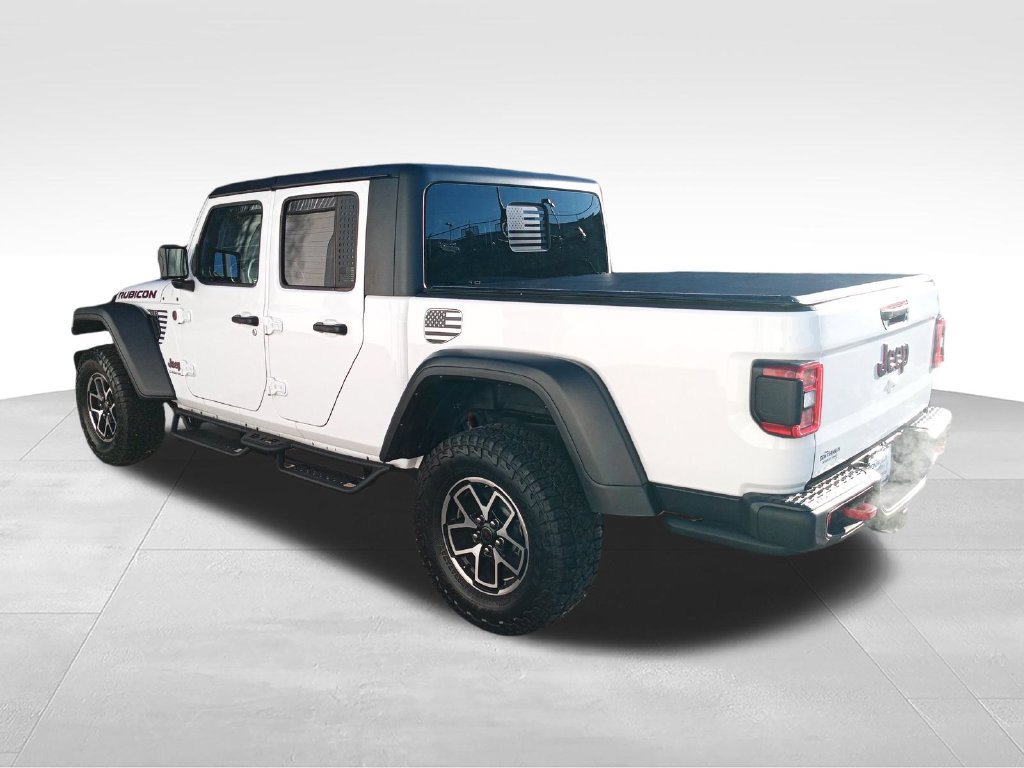 Used 2025 Jeep Gladiator Rubicon w/ Convenience Group AWD/4WD image 4