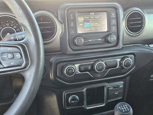 Used 2019 Jeep Wrangler Sport image 9