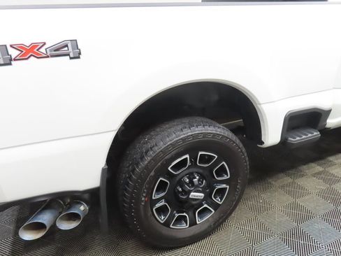 Used 2025 Ford F250 Platinum AWD/4WD image 37