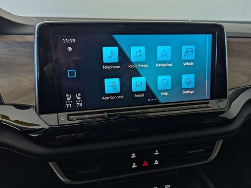 Used 2024 Volkswagen Atlas SE image 11