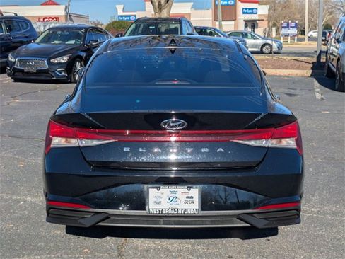 Used 2023 Hyundai Elantra SEL w/ Convenience Package image 5