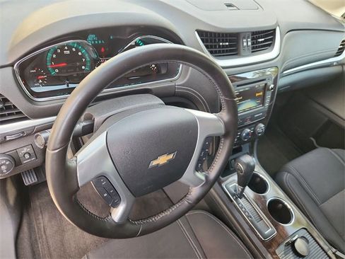 Used 2017 Chevrolet Traverse LT image 10
