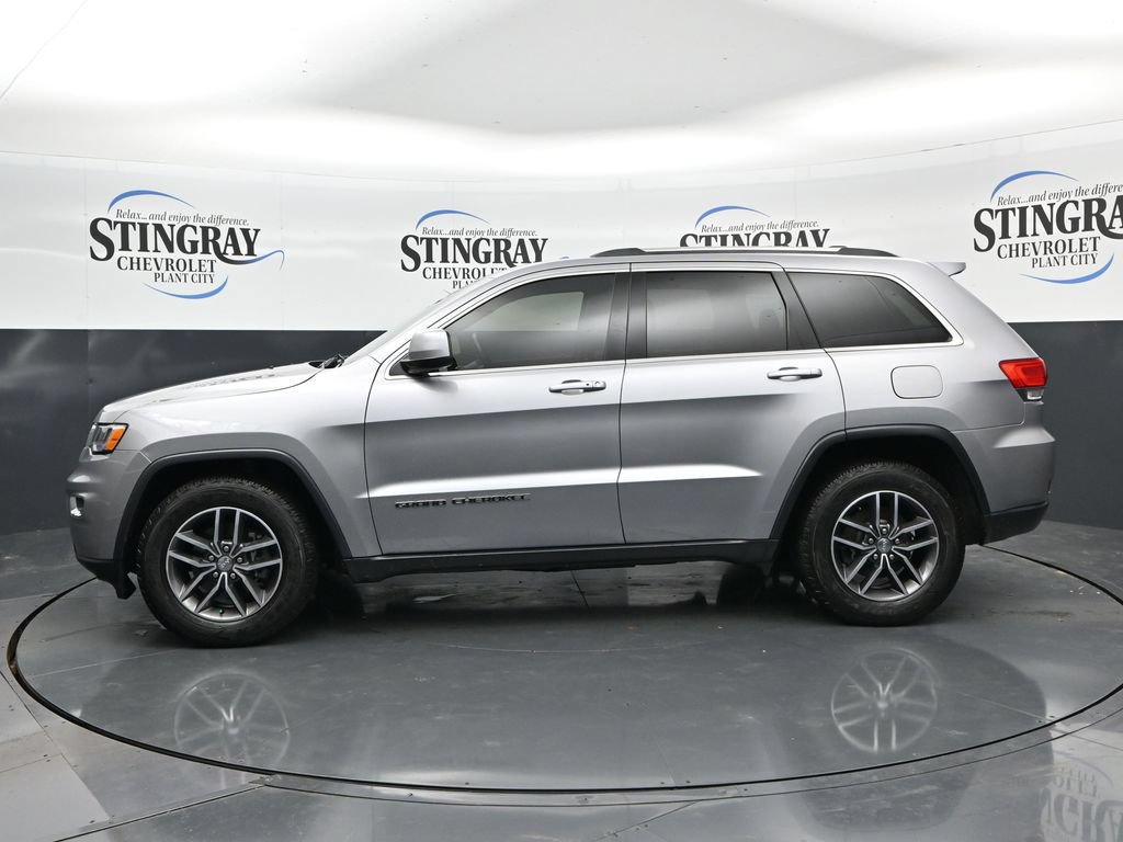 Used 2018 Jeep Grand Cherokee Laredo RWD image 4