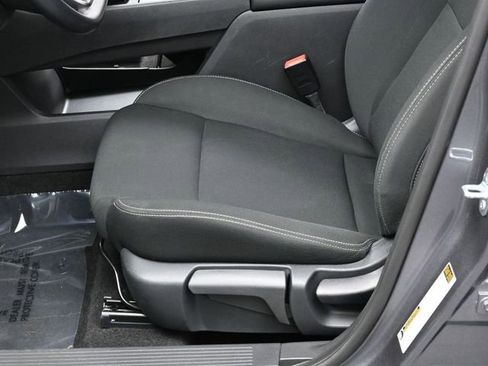 Used 2023 Nissan Rogue S image 11