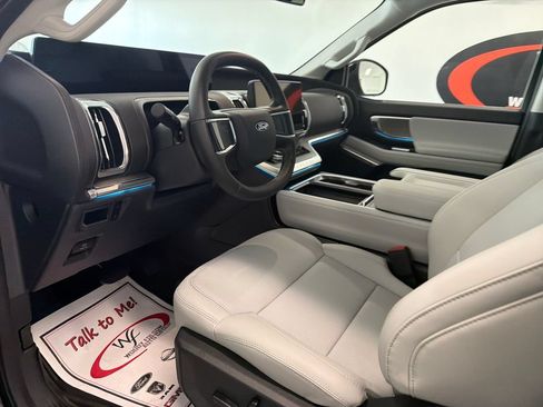New 2027 Ford Expedition Max Platinum w/ Driver's Package RWD image 10