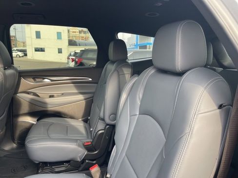 Used 2023 Buick Enclave Essence w/ Sport Touring Edition image 18