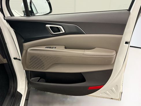 Used 2026 Kia Carnival FWD image 34