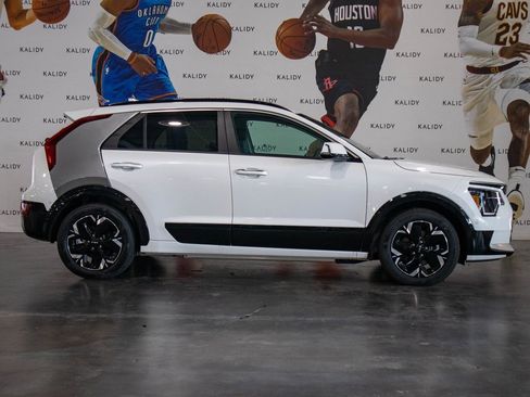 New 2023 Kia Niro Wave image 19