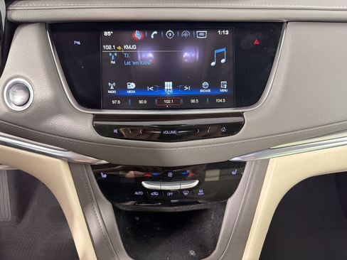 Used 2018 Cadillac XT5 Luxury w/ Driver Awareness Package FWD image 18