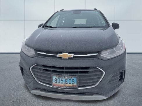 Used 2019 Chevrolet Trax LT w/ LT Convenience Package image 2