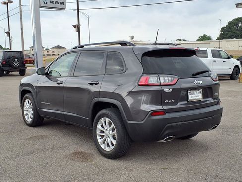 Used 2022 Jeep Cherokee Latitude Lux w/ Sun & Sound Group AWD/4WD image 2