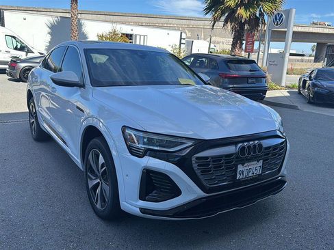Used 2024 Audi Q8 e-tron Premium Plus AWD/4WD image 4