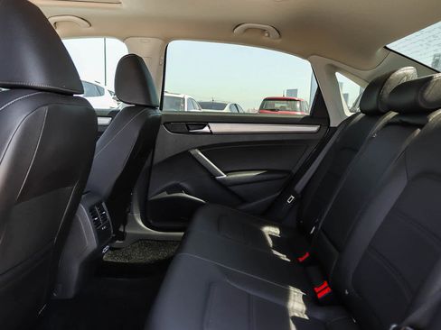 Certified 2022 Volkswagen Passat 2.0T SE FWD image 18