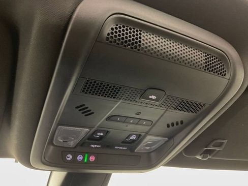 Used 2025 Cadillac XT6 Sport w/ Technology Package image 16