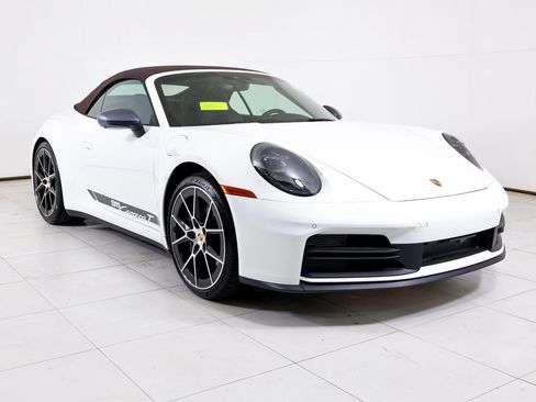 Certified 2025 Porsche 911 Carrera T RWD image 32