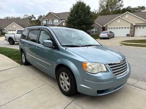 Used 2010 Chrysler Town & Country Touring FWD image 1